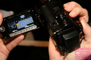 Illustration for article titled Canon's HD Vixia HF10 and HF100 Need No Tape
